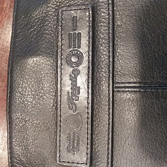 Black Leather Fossil hand bag - Picture 4 of 11